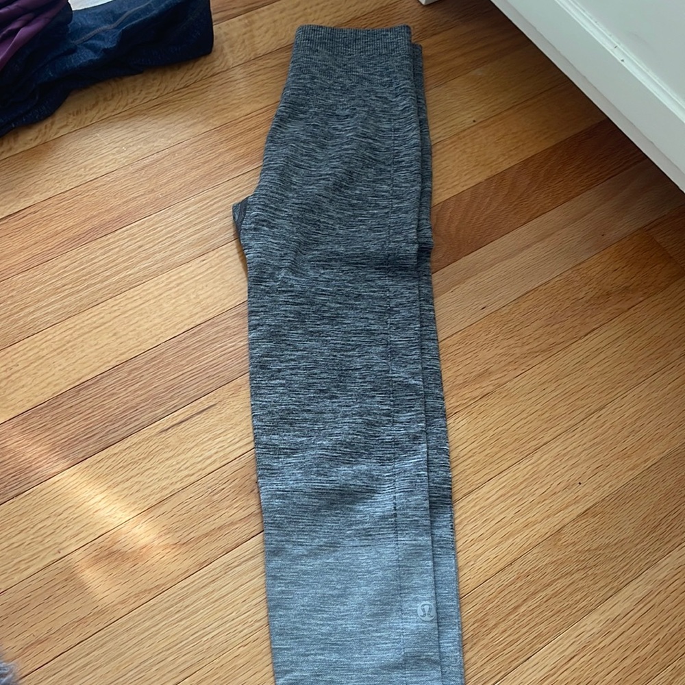 Size 2 lululemon leggings (thicker material)